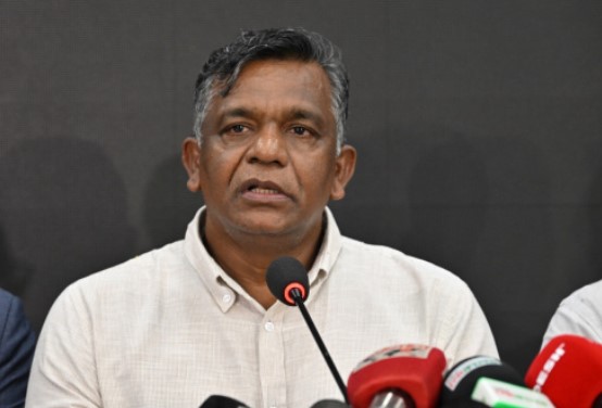 পারিবারিক কারণ দেখিয়ে দেশ ছাড়লেন বিসিবি সভাপতি বুলবুল